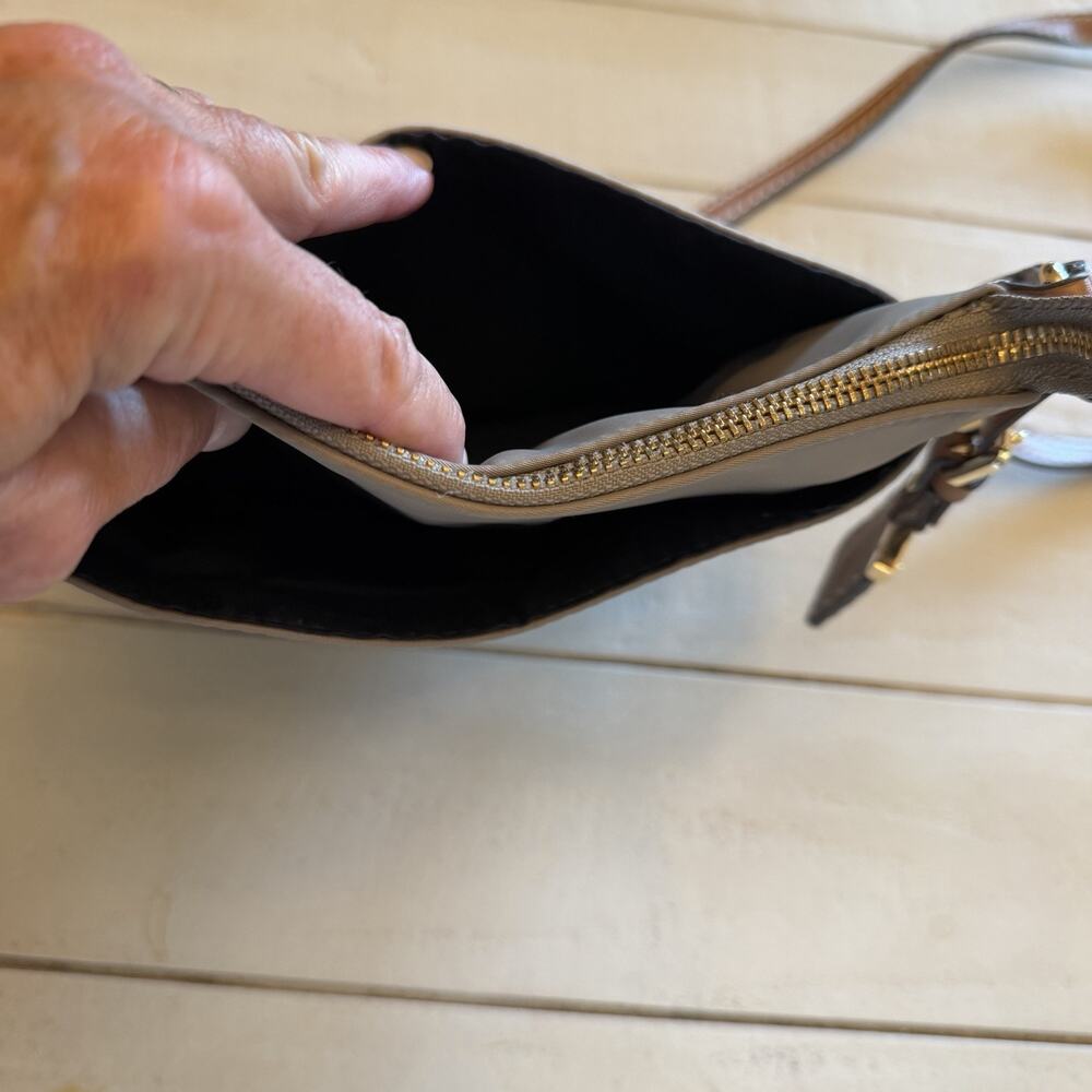 Tommy hilfinger Purse - Picture 6 of 11